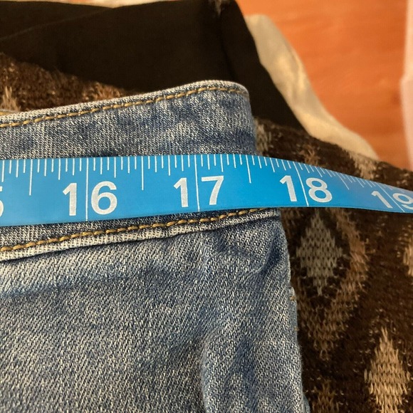 Kut From The Kloth Jeans Womens Sz 16 Blue Straight Denim Distressed Ripped - Picture 7 of 10